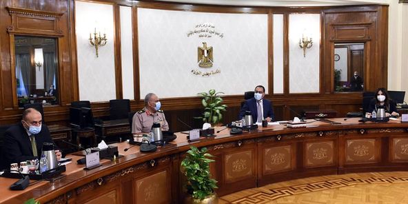 رئيس الوزراء يتابع مع رئيس الهيئة الهندسية للقوات المسلحة موقف عدد من المشروعات الجاري تنفيذها 4 254679720 267977555372672 8638155847877133510 n 1