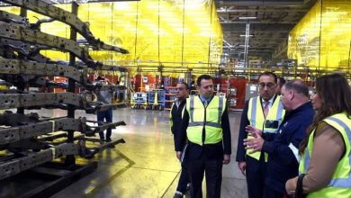 مدبولي يتفقد مركز تحديث صناعة السيارات ومجموعة لمصانع السيارات بجنوب إفريقيا