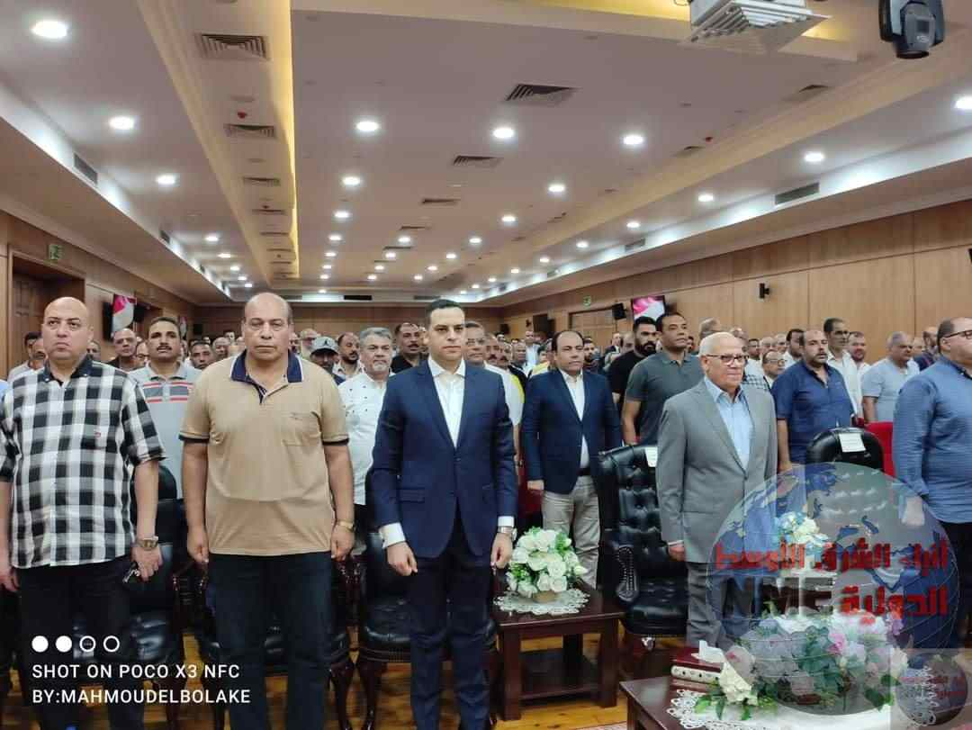 محافظ بورسعيد يعقد لقاءا موسعا كبيرا بقاعة فايزة أبو النجا 