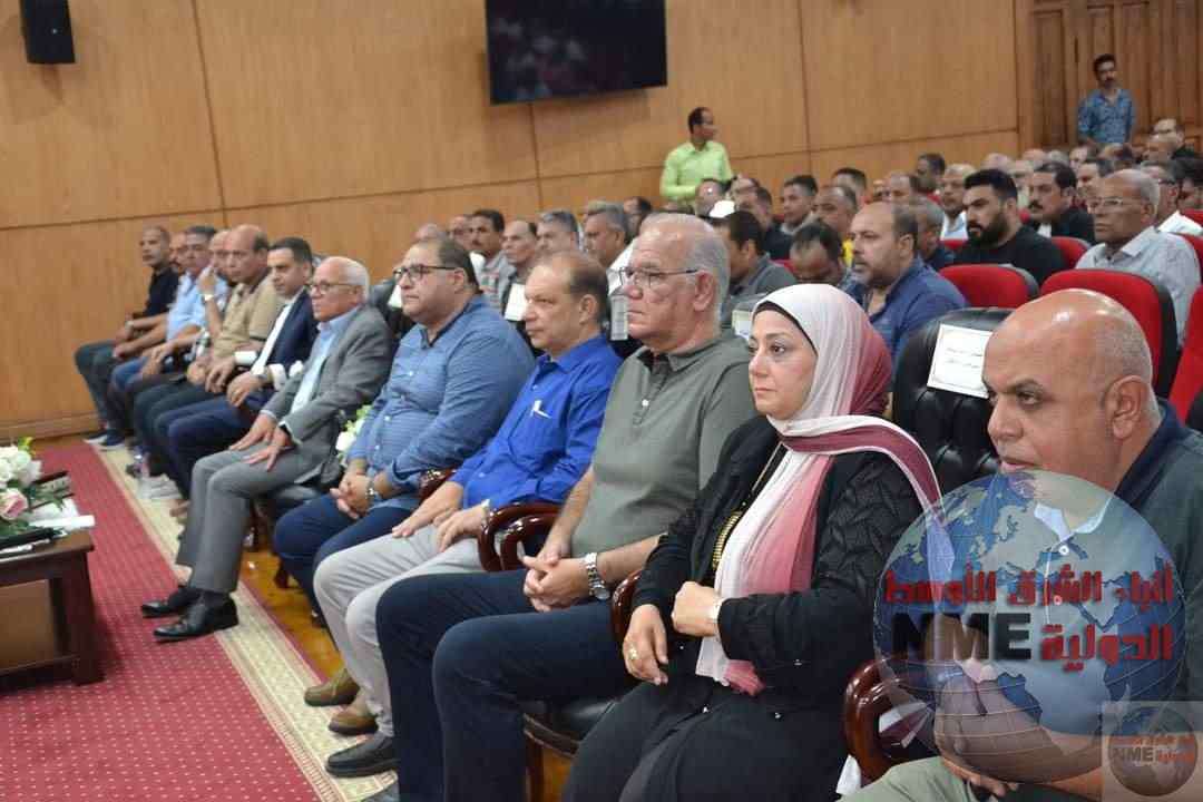 محافظ بورسعيد يعقد لقاءا موسعا كبيرا بقاعة فايزة أبو النجا 