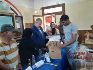 رئيس مركز ومدينة مطوبس يكرم اوائل الثانوية العامة بمدرسة منيةالمرشد الثانوية المشتركة