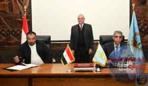 محافظ الغربية يشهد توقيع عقد جديد لجمع ونقل المخلفات بقرى مركز طنطا