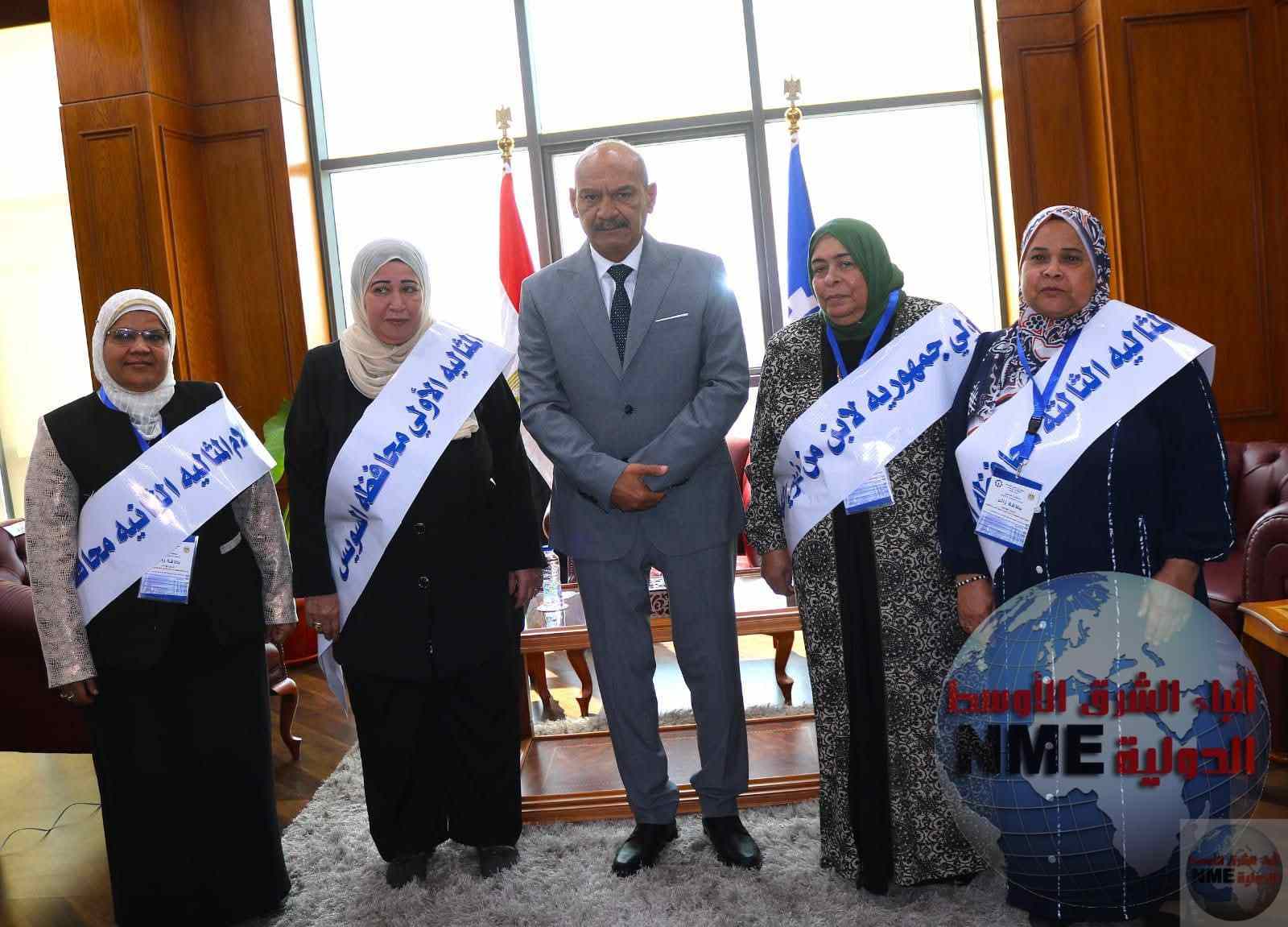 محافظ السويس يكرم الأمهات المثاليات بمحافظة السويس