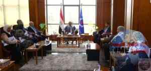 محافظ السويس يكرم الأمهات المثاليات بمحافظة السويس