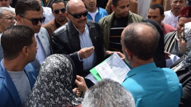 محافظ السويس يلتقي اهالي مدينة تعاونيات إسبيكو لمتابعة الخدمات التي تقدم للمواطنين و يتفقد حديقة الخالدين بحي فيصل