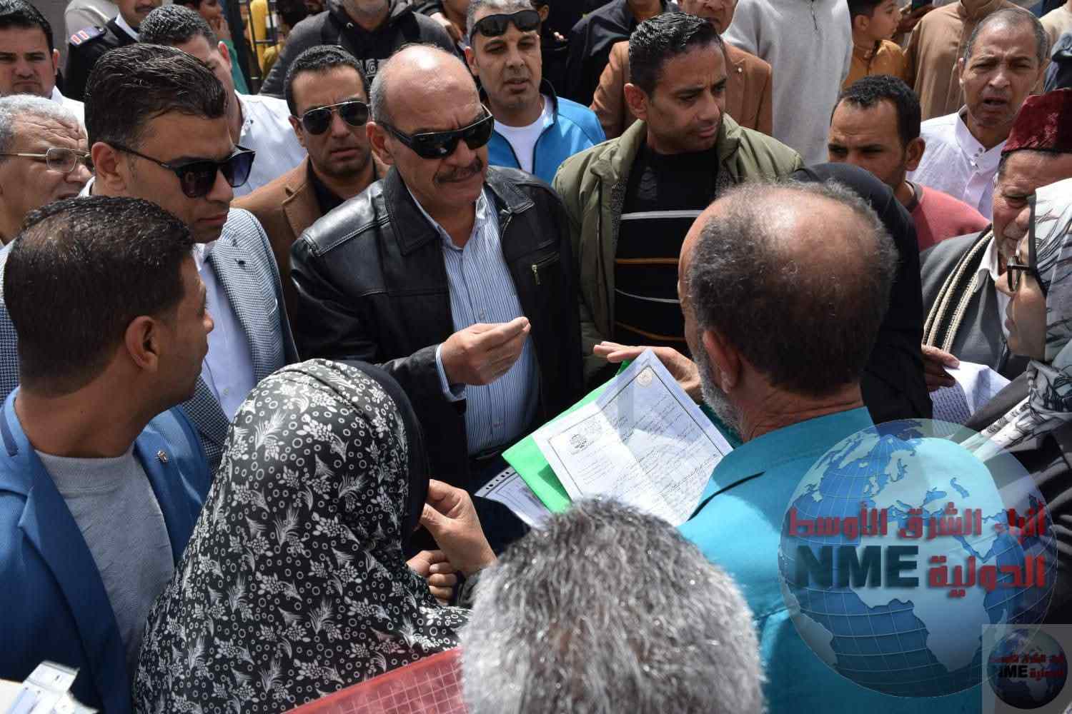 محافظ السويس يلتقي اهالي مدينة تعاونيات إسبيكو لمتابعة الخدمات التي تقدم للمواطنين و يتفقد حديقة الخالدين بحي فيصل