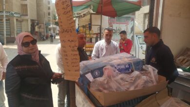 حملة نارية تضرب أسواق السنطة.. سقوط مخالفين وإعدام أغذية فاسدة