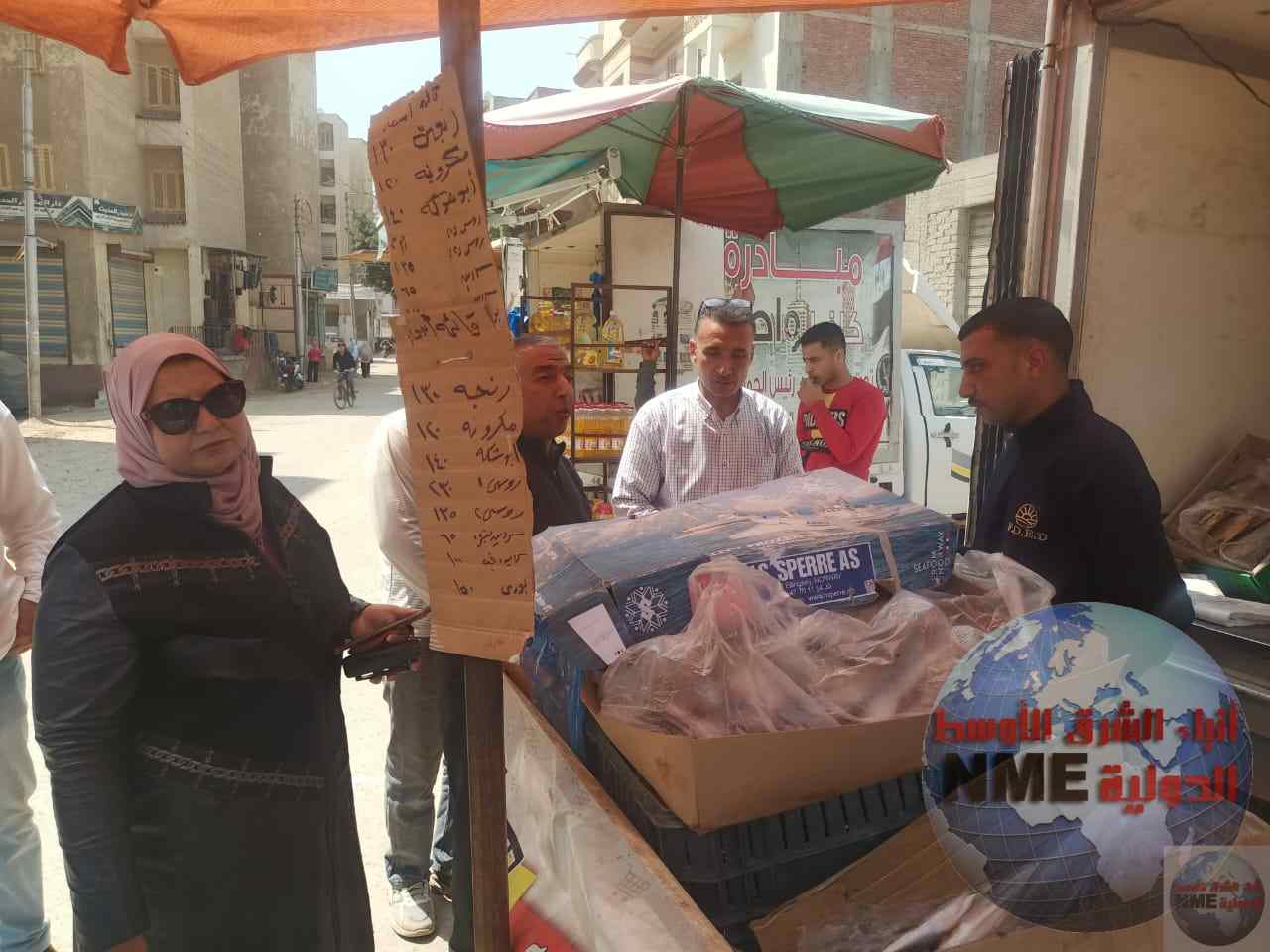 حملة نارية تضرب أسواق السنطة.. سقوط مخالفين وإعدام أغذية فاسدة