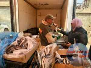 حملة نارية تضرب أسواق السنطة.. سقوط مخالفين وإعدام أغذية فاسدة